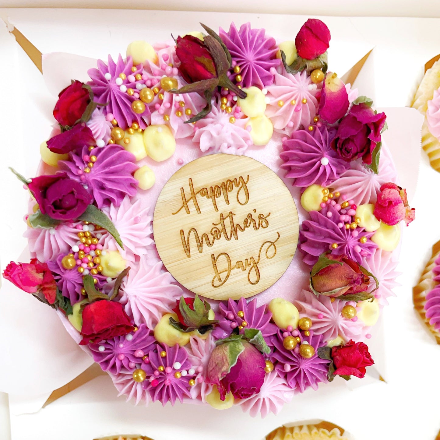 DIY_Cake_And_Cupcake_Kit_Bento_Box_For_Gifting_top