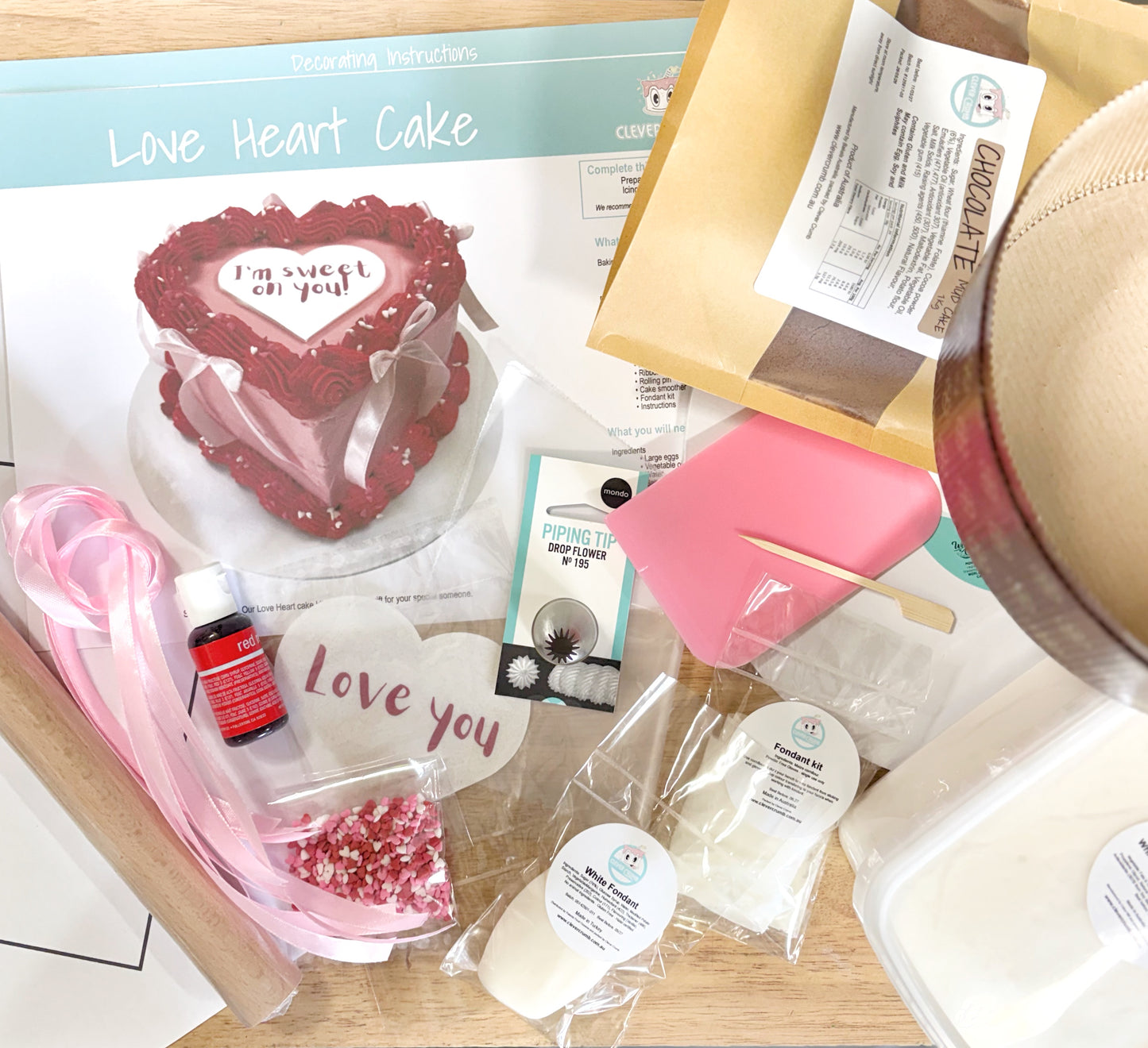 Love_Heart_Cake_Kit_Contents_Pre-made_Icing