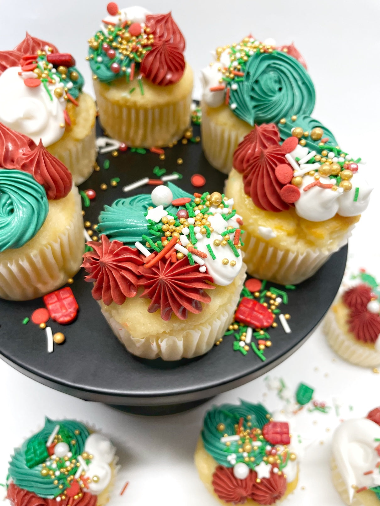 Tis_The_Season_DIY_Cupcake_Kit