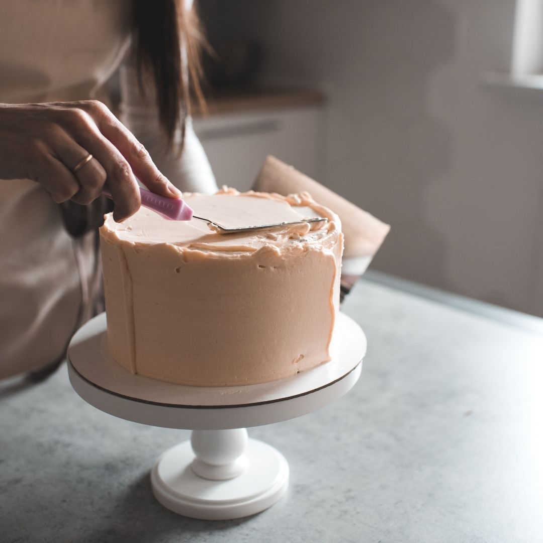 Keeping it smooth! What tools to use to ice your cake like a pro.