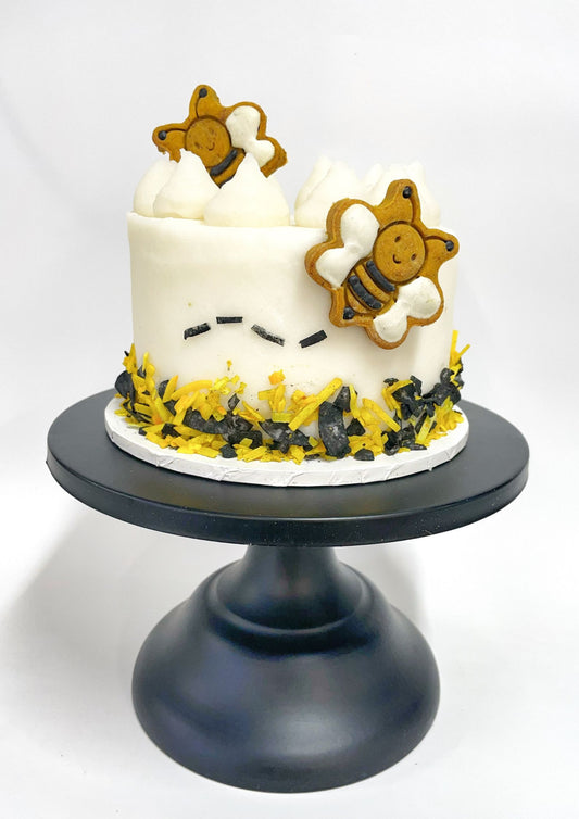 Dog_Friendly_DIY_Cake_Kit_Bumble_Bee_Cake