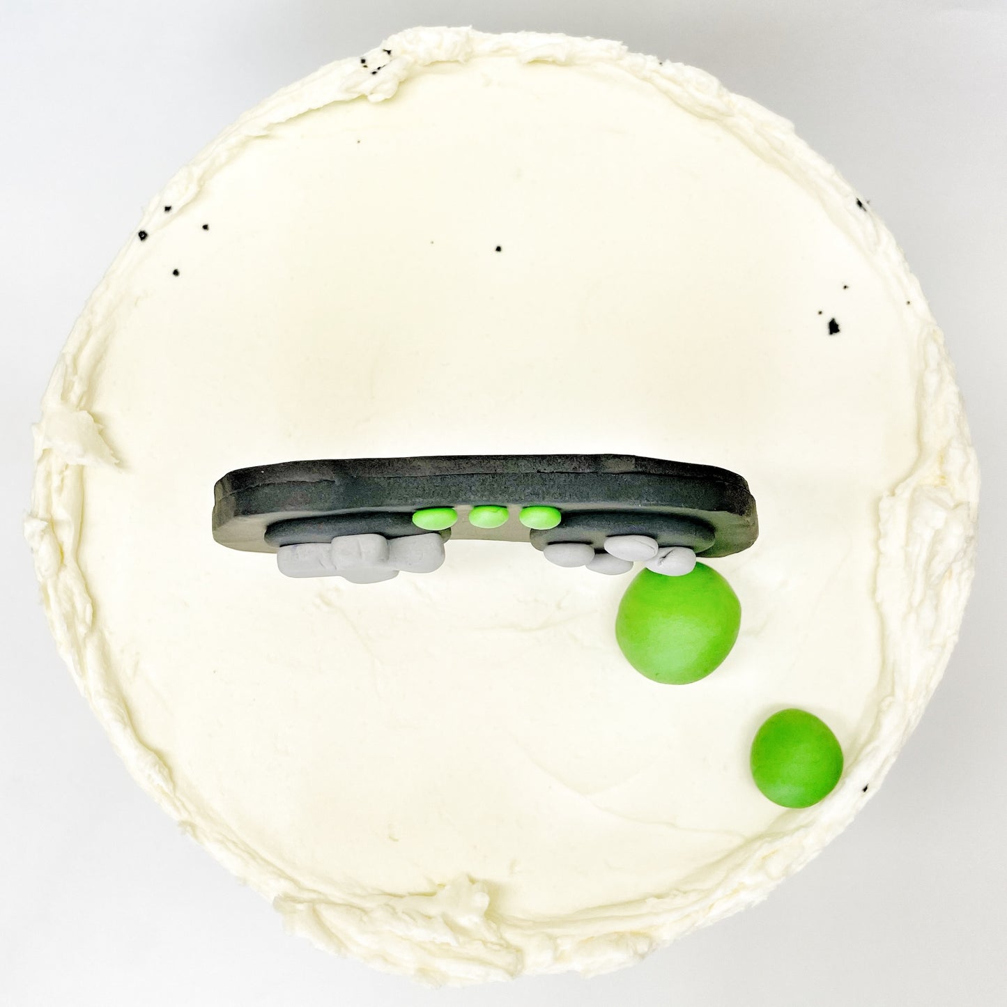 Image showing a colourful DIY Gaming Cake Kit, Bright Green, Gaming Controller, Level Up