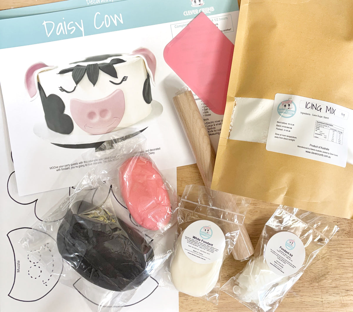 Daisy_Cow_Cake_Decorating_Kit_Contents_Standard_Icing