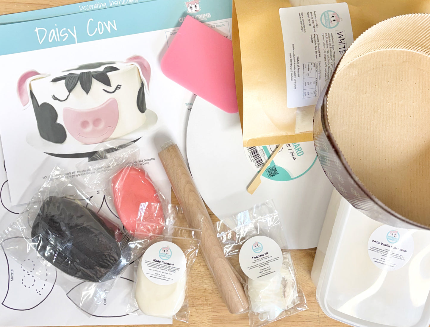 Daisy_Cow_Cake_Kit_Contents_Pre-made_Icing