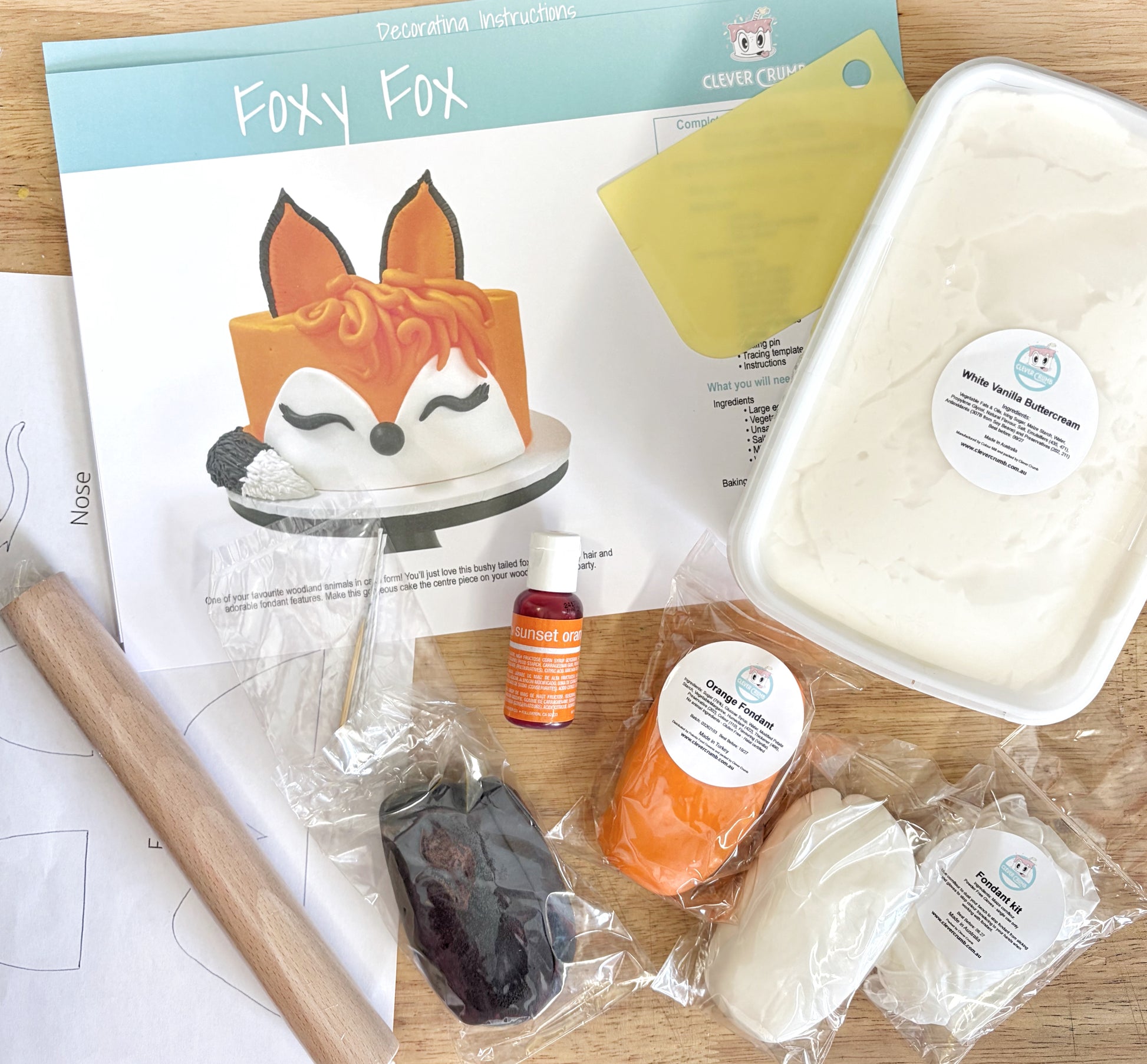 Fox_Cake_Decorating_Kit_Contents_Pre
