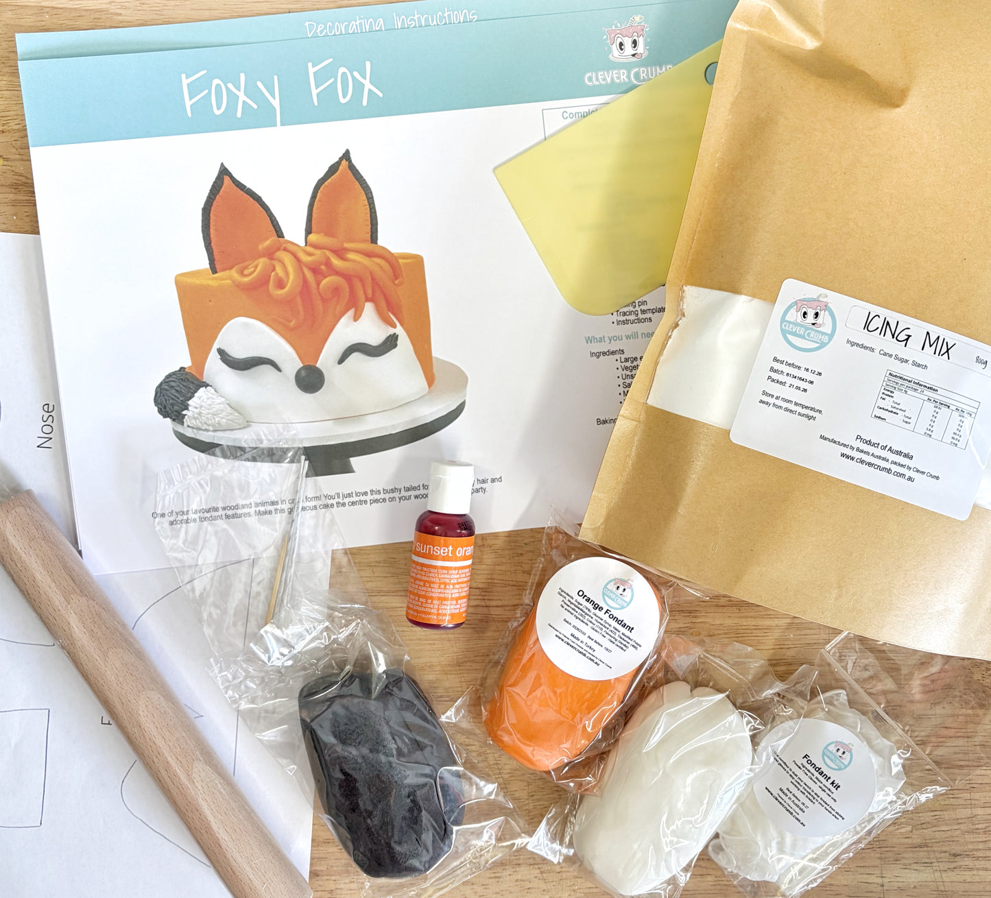 Fox_Cake_Decorating_Kit_Contents_Standard_Icing