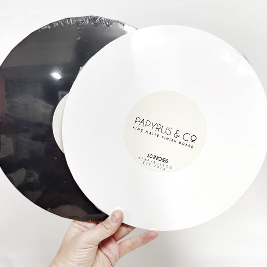 High_quality_white_and_black_cake_board