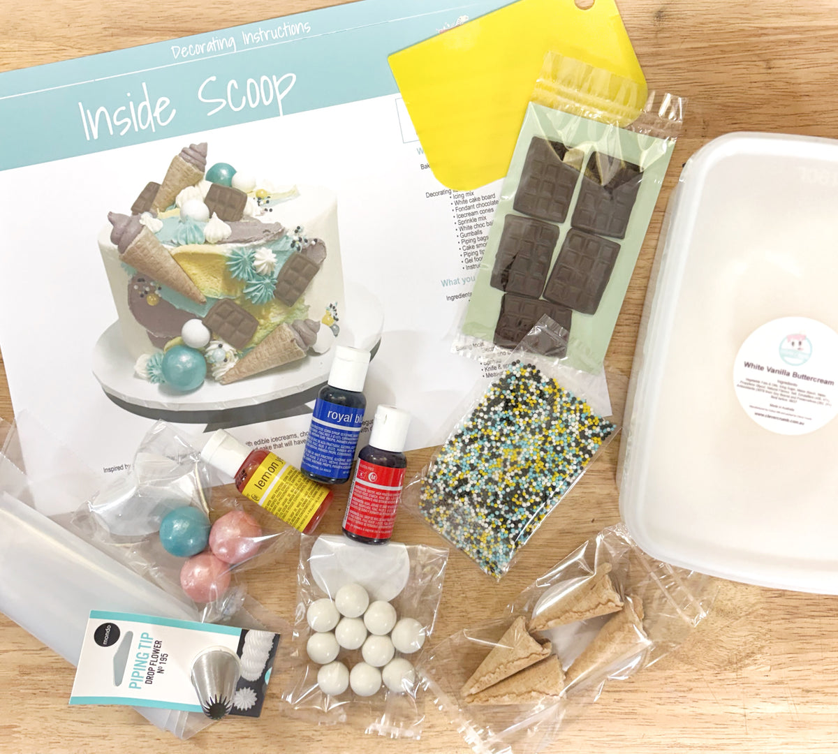 Inside_Scoop_Cake_Decorating_Kit_Contents_Pre-made_Icing