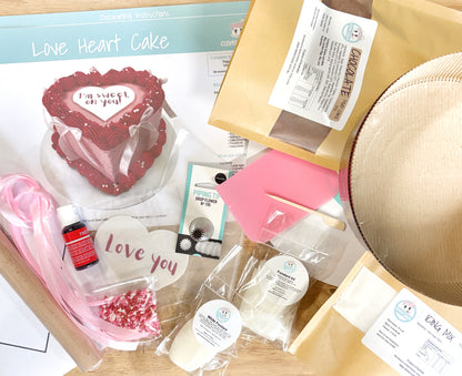 Love_Heart_Cake_Kit_Contents_Standard_Icing