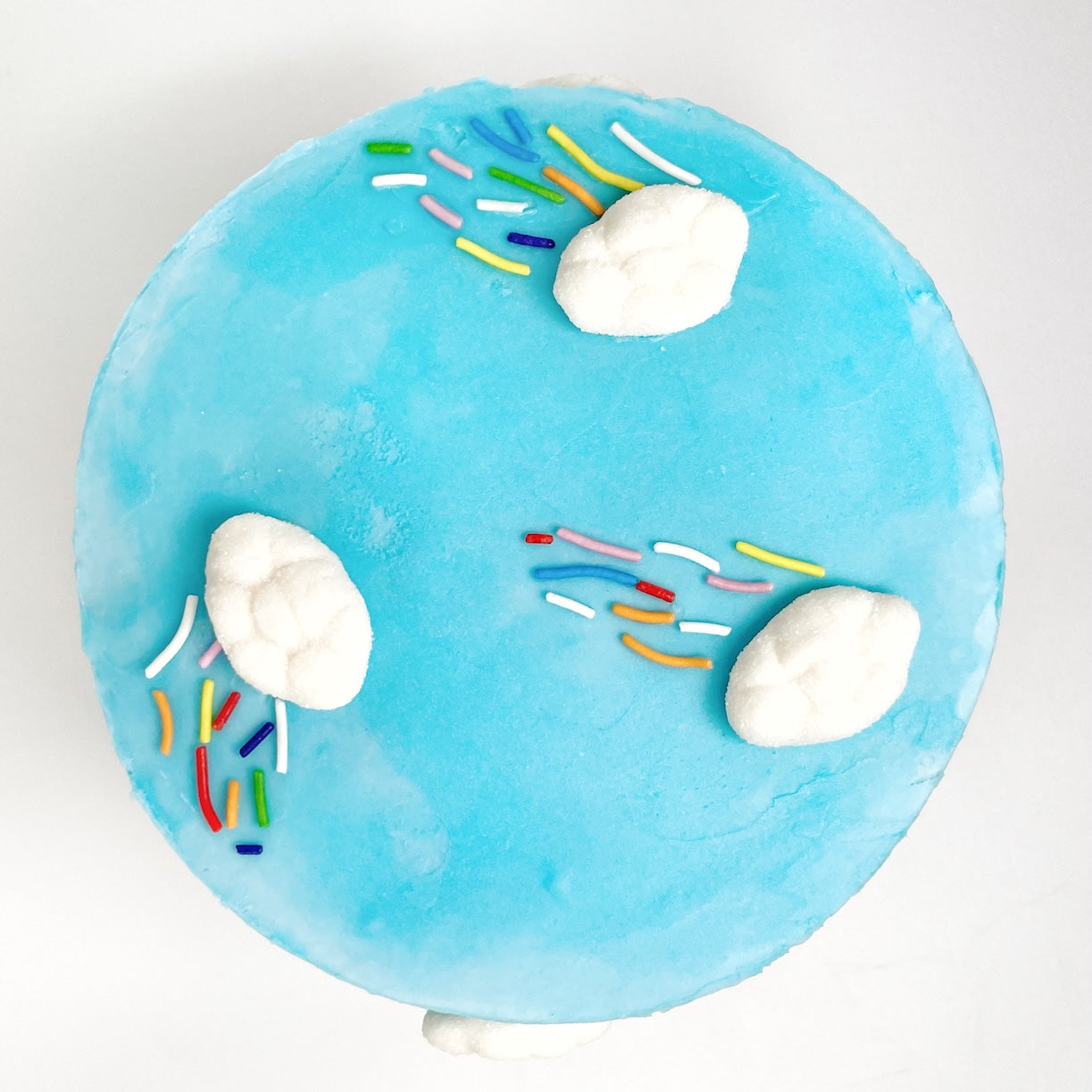 Rainbow_Raining_Clouds_Cake_Kit_top