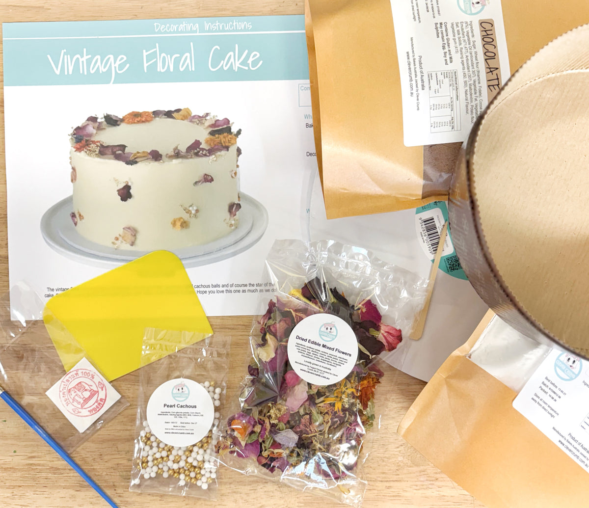 Vintage_Floral_Cake_Kit_Standard_Icing