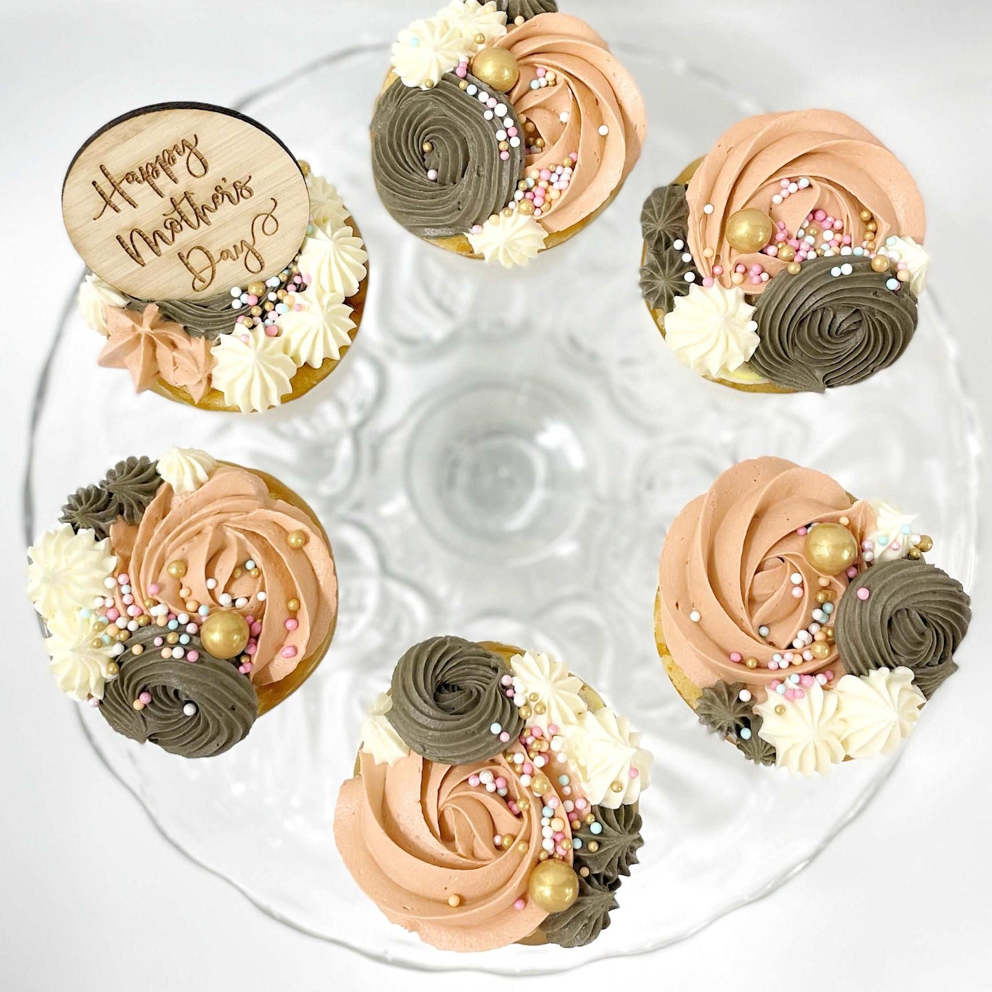 buttercream cupcakes, diy cupcake kit, cupcake kit, Mother's Day cupcake kit, Mother's Day plaque, sprinkles